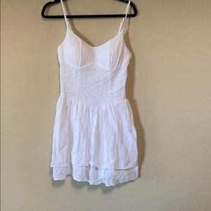 White cotton party dress with zipper in the back